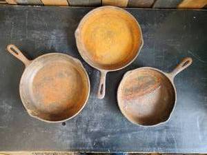 lot 50 image: 3 Vintage Cast Iron Skillets