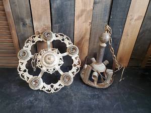 lot 60 image: 2 Beautiful Early 20th Century Hanging Lamps