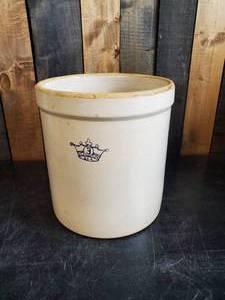 lot 83 image: Beautiful Crown 3 Gallon Stoneware Crock