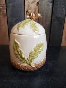 lot 103 image: OMC Mid Modern Squirrel on Acorn Cookie Jar