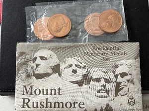 Mount Rushmore Medal Set