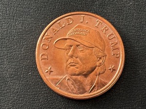 1 Ounce .999 Fine Copper Round Donald J. Trump