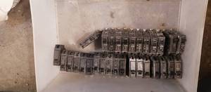 30 - Circuit Breakers Single Pole 120v 20 amp
