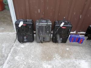 lot 115 image: Qty of 3 milk house heaters. Working units. As shown.