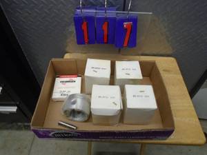 lot 117 image: Flat of new small engine pistons. As shown.