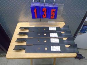 lot 135 image: Qty of 4 Snapper blades. As shown.