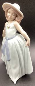 Lladro 6275 Rose Figurine
