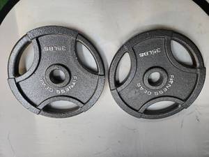 lot 9 image: Lot of two 35Lb Fitness Gear 2-Inch Weight Plates ( Used, Like new)