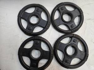 lot 18 image: Lot of Four 2.5Lb Zurich 2-Inch Rubber Weight Plates ( Used, Excellent Condition)