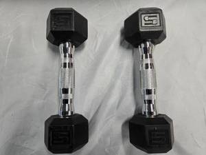 lot 25 image: Lot of two 5Lb Rubber Hex Dumbbells ( Used)