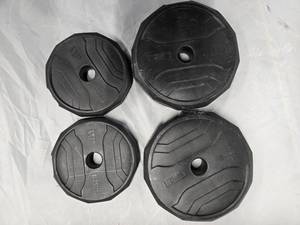 lot 30 image: Lot of Two 3kg and Two 1.25KG JS Weight Plates (Heavy)