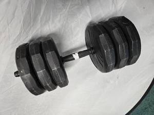 lot 31 image: Lot of Six 2.5KG JS Weight Plates ( Heavy)
