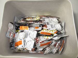 lot 91 image: Medium Mixed Bin of 16 & 12 Duracell Hearing Aid Batteries