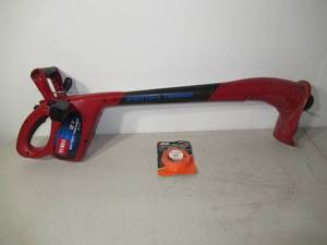 lot 93 image: Toro 12v Battery Trimmer 8 Cut