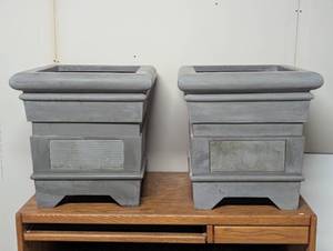 lot 10 image: 2 Speaker Planters - Made From Extreme Resin - 22x22x22X - Speaker Jacks on Bottom