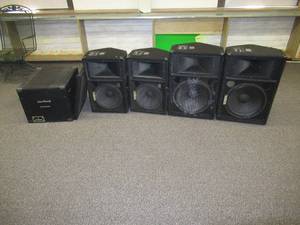 lot 42 image: Lot of 4 Yamaha PA Speakers