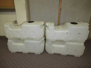 lot 44 image: (Lot of 4) 8 Gallon Poly Tank - With Cover - Mounting Sprockets and Drain