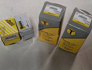lot 77 image: Fuses and Capacitor Lot - 2 Titan Capacitors and Buss Fuses