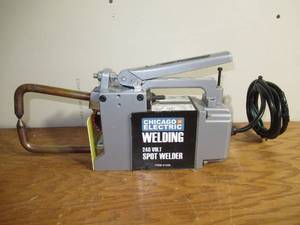 lot 67 image: CHICAGO ELECTRIC 240V Spot Welder-61206
