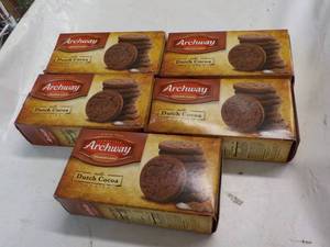 lot 21 image: 5 ct 8.75 oz boxes Archway Dutch Co...