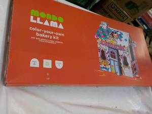 lot 82 image: Mondo Llama Color Your Own Bakery K...