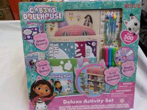 lot 124 image: Deluxe Activity Set...