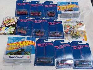 lot 150 image: Hot Wheels and UNO Cards...