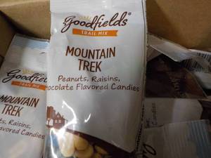 lot 189 image: 24 ct 1.75 oz bags Goodfields Moun...