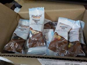 lot 194 image: 24 ct 1.75 oz bags Goodfields Moun...