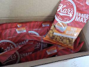 lot 200 image: 12 ct 4 oz bags Kars Hot Buffalo Sn...