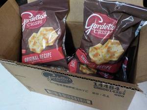 lot 205 image: Gardettos Crisp 7 ct 3 oz Bags pa...