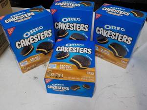 lot 209 image: 4 ct Oreo Cakesters Peanut Butter F...