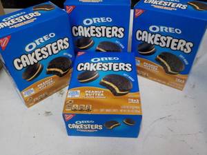lot 211 image: 4 ct Oreo Cakesters Peanut Butter F...