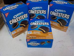 lot 212 image: 4 ct Oreo Cakesters Peanut Butter F...