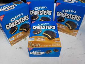 lot 213 image: 4 ct Oreo Cakesters Peanut Butter F...