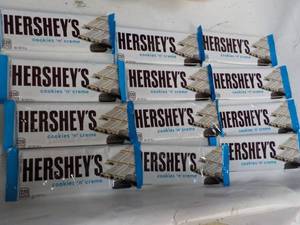 lot 275 image: Hersheys Candy...
