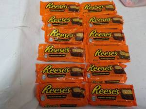 lot 277 image: Reeses Candy...