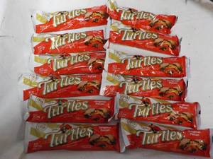 lot 286 image: Turtles Candy...