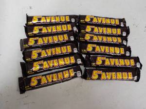 lot 292 image: 5th Avenue Candy...