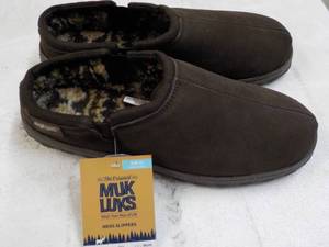 lot 328 image: MukLuks Mens Size 12 Chocolate Sli...