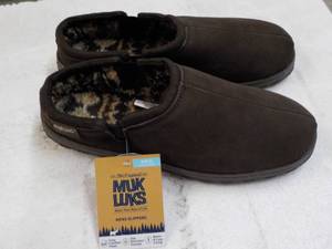 lot 330 image: MukLuks Mens Size 12 Chocolate Sli...