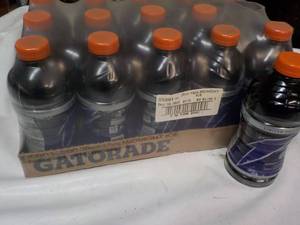 lot 370 image: 15 ct 28 oz Bottles Midnight Ice Ga...