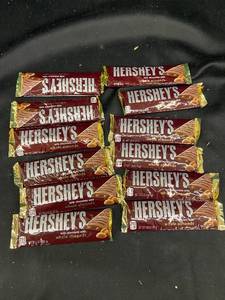 lot 24 image: OO - Lot of 12 Hersheys Milk Chocolate Bars with Whole Almonds - Best By May 2025