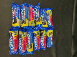lot 29 image: SS - 12 Packs of Double Stuf Oreo Cookies