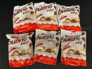 lot 45 image: C - Lot of 6 Kinder Bueno Mini Crispy Chocolate Bites - Best Before February 2024