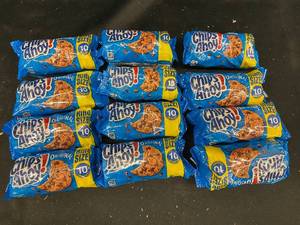lot 77 image: Q - 12 Packs of Chips Ahoy Original Cookies - King Size