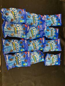 lot 78 image: Q - Collection of 12 Packages of Oreo Mini Cookies