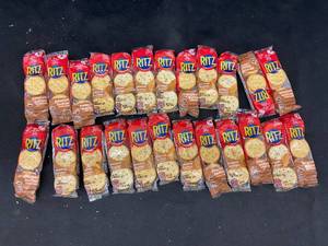 lot 331 image: G - 20 Pack of Ritz Peanut Butter Cracker Sandwiches