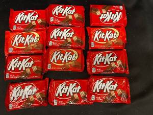 lot 360 image: R - Lot of 12 Kit Kat Chocolate Bars (1.5 oz each)