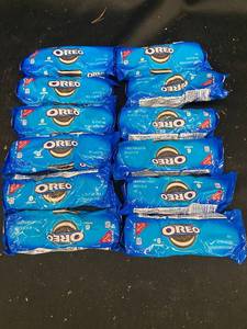 lot 378 image: P - Set of 12 Oreo Cookies Packs - Chocolate Sandwich Cookies